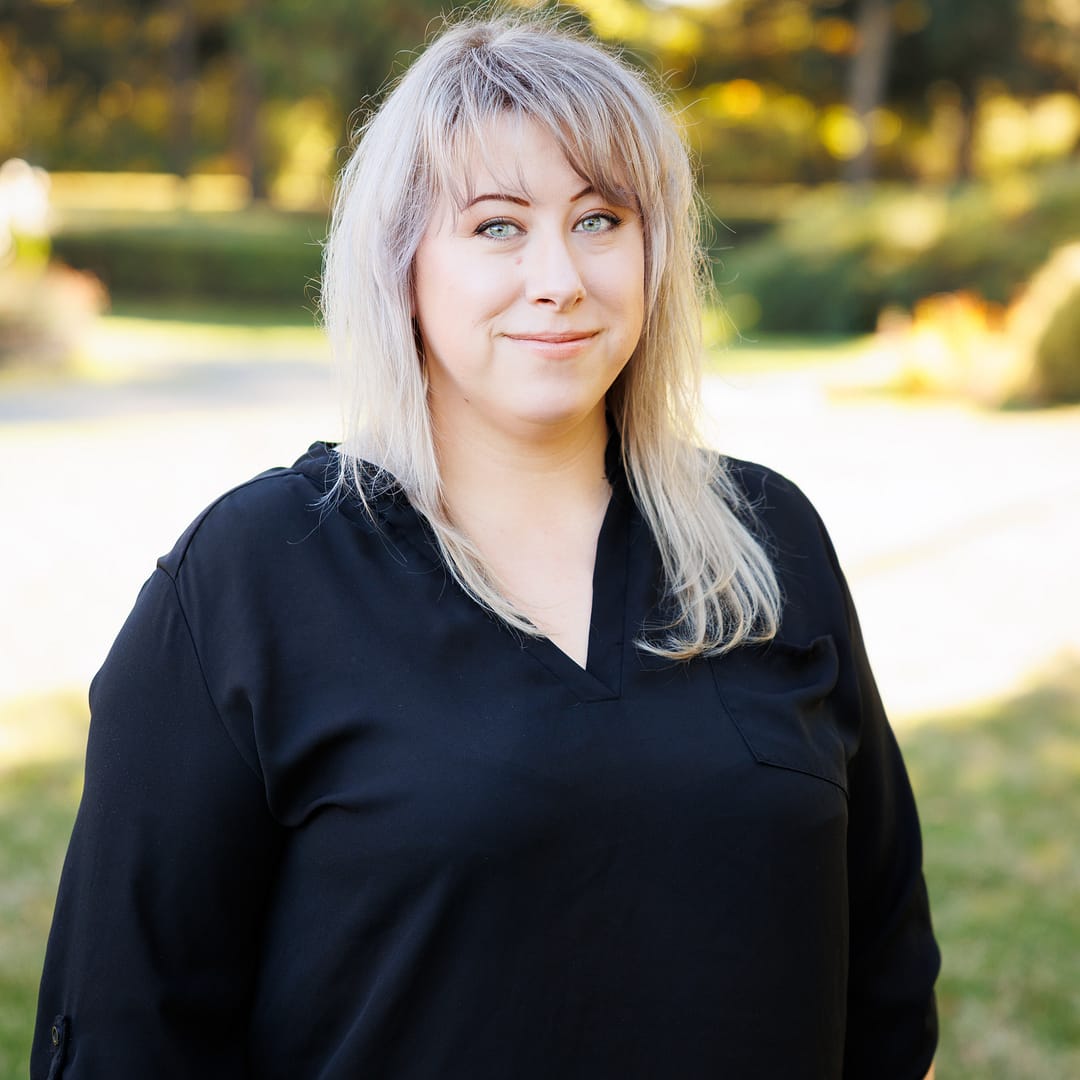 Premier Dental Center Ferndale Washington Dentist dentistry local near me PDC Doctor Dr Linh Vu Bellingham Lynden Blaine